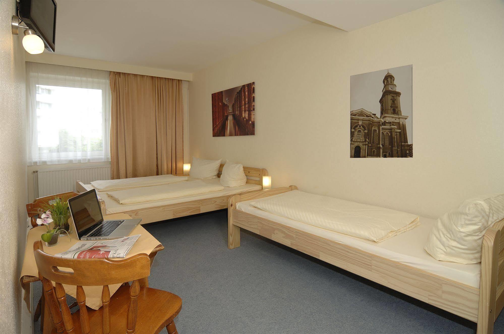 Auto-Parkhotel Hamburg St Pauli Hamburgo Exterior foto